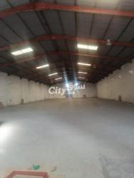 A vendre local de 3 hangars - 4