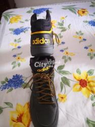 chaussures Adidas. Pointure 40,5 - 2